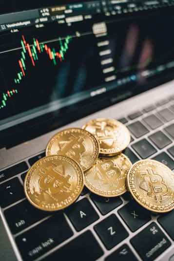 Bitcoin Reclaims Key Support as On-Chain Data Signals Cooler Whale Selling